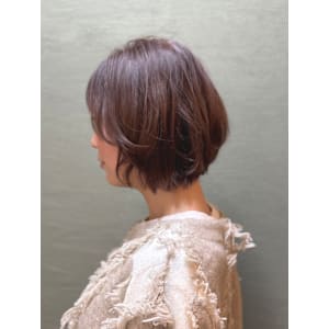 大人ショート　ニュアンスパーマ