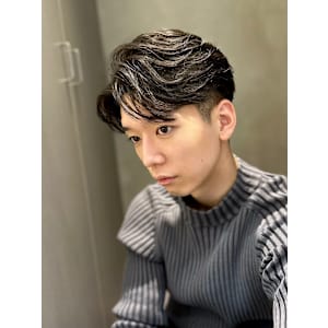 【吉田智哉】フェザーショート、刈り上げショート、グレー