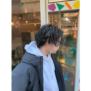 ミディアムセンターパート/ナチュラル波パーマ