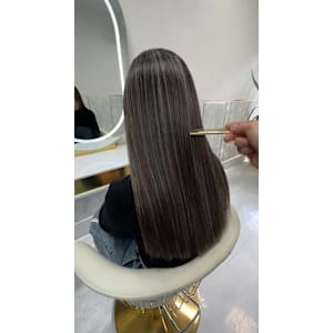 【忙しいママさんにも大人気◎】白髪ほがしハイライト