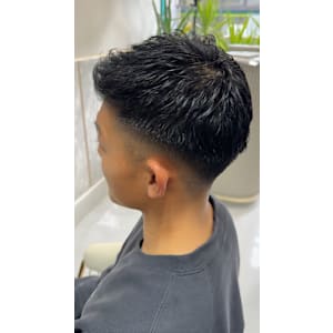 【メンズ】刈り上げ/ツーブロック/アップバング/短髪黒髪