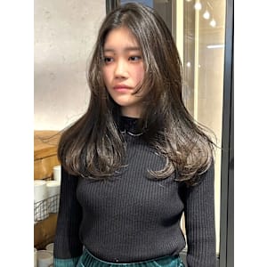 ロングレイヤー 顔周りカット 暗めベージュ 赤み消し