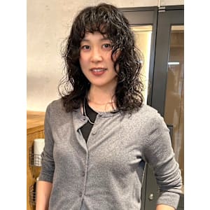 ウェーブパーマ レイヤーカット ミディアム 前髪パーマ