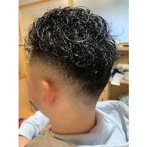 クセを活かしたフェードスタイル☆ - TOMOYUKI WORKS【トモユキワークス】掲載中