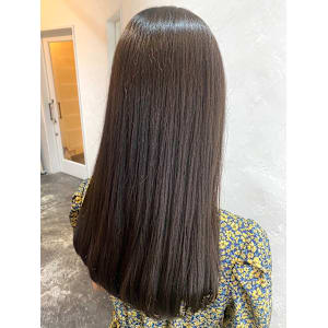 ショコラブラウン ストレートヘア 髪質改善 赤み消し
