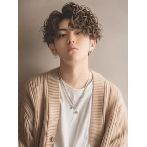 センターパート　ベージュカラー