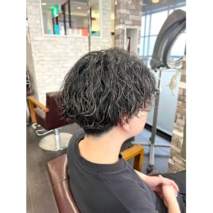 ツイストスパイラルパーマツーブロックマッシュメッシュフェード