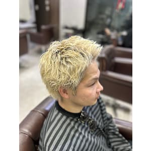 スパイキーショート - GLADGE池袋/ダブルカラー/ブリーチ【グラッジイケブクロダブルカラーブリーチ】掲載中