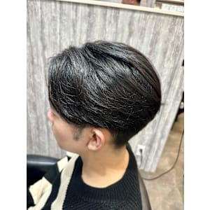 ナチュラルセンターパート 毛流れリバースパーマ