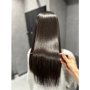 サラ艶美髪縮毛矯正