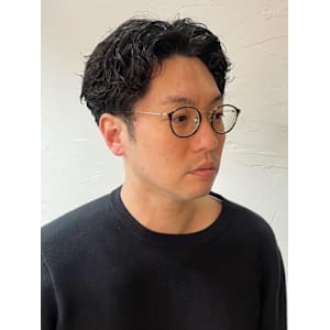 メンズパーマ ツーブロック アップバング