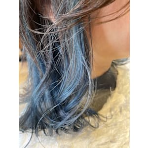 インナーで遊ぶポイントブルーカラー - ZA/ZA 神楽坂【ザザ カグラザカ】掲載中