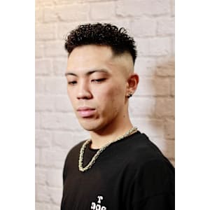 西新宿でスキンフェード