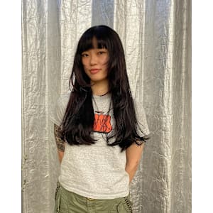 ステップボーンカットハイレイヤースタイル