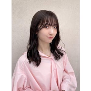 顔まわりレイヤーセミロング