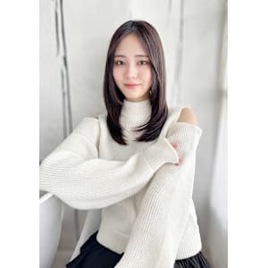 大人レイヤーカット/センターパート/顔周りカット