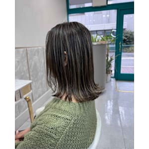 【大人ヘアー★】ナチュラル外ハネボブ×ハイライトカラー