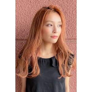 ツヤ感たっぷりのロングヘア