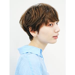 くびれショート・ボブ/丸顔/前髪あり/絶壁解消/40代