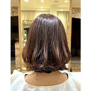 【くびれヘア×ベージュカラー】