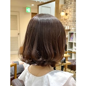 【くびれヘア×ベージュカラー】