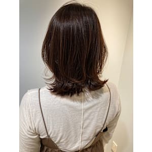 髪質改善サロンCHAINON赤羽店くびれミディアム暗めグレー