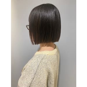 切りっぱなしボブで魅せる！2025年春夏最新ヘアスタイルトレ