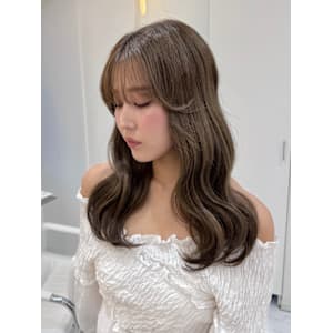 ウェーブ巻き　オリーブカラー　シースルーバング