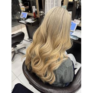 ミルクティーブロンド【錦糸町北口】/ anri