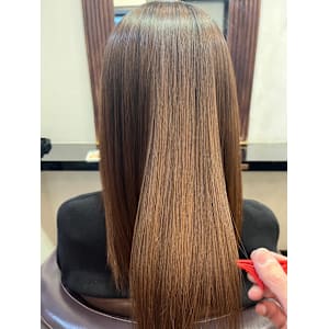 艶髪ストレートロングヘア★髪質改善/ 縮毛矯正(赤羽駅美容室 - OHI 赤羽店【オーエイチアイ アカバネテン】掲載中