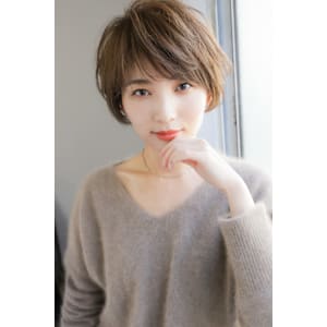 イメチェン/ホワイトブロンド/外ハネボブ/美髪/八乙女