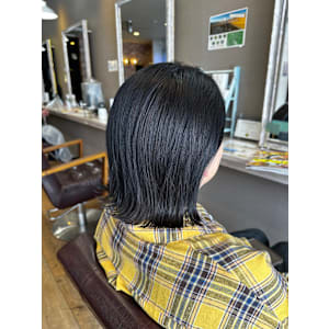 大人ショートミルクテーベージュハイライトレイヤーボブウルフ