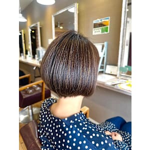 インナーカラーショートカットシュートボブハイライトメッシュ