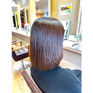 ミディアムストレート外ハネボブ大人ショート切っぱなしボブ