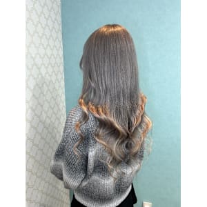 スモーキーグレーでロングに♪ - Bulansis Hair【ブランシス ヘアー】掲載中