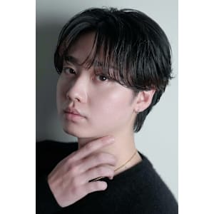 骨格診断　ウェーブ　フェザーショート　センターパート