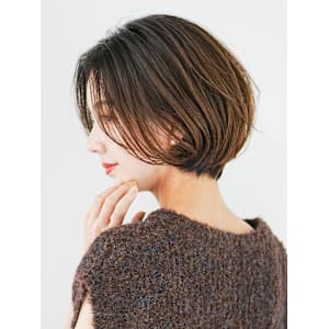 前下がりショート・ボブ/絶壁解消/前髪あり/40代