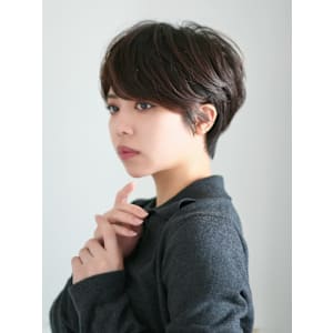 前下がりショート・ボブ/絶壁解消/前髪あり/40代