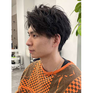 ツーブロックセンターパートスタイル