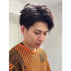 ツーブロックセンターパートスタイル