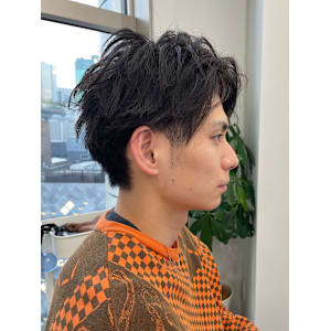 ツーブロックセンターパートスタイル