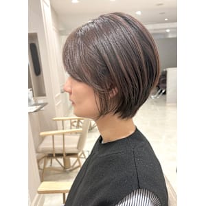 大人可愛い丸みショートレイヤー