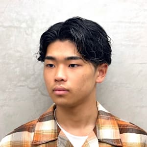 ナチュラルウェーブマッシュ　センターパート