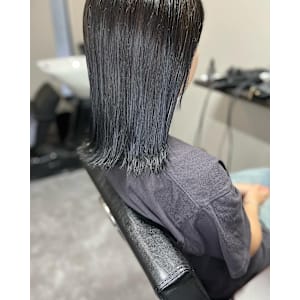 20代/30代/40代/外ハネブリーチ/ブルーブラック