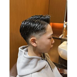 銀座　理容室　barberstyle 七三フェード