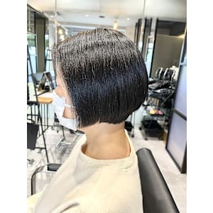 30代/40代/50代/グラデーション前下がりボブ