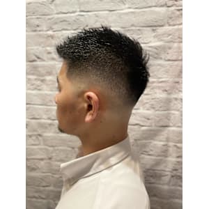 スキンフェード×束感ソフトモヒカンショート