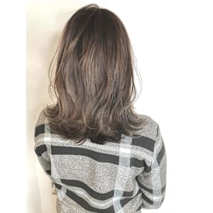 アッシュベージュ