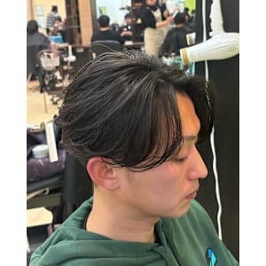 stylist神田にしかできない高クオリティー波巻きパーマ！