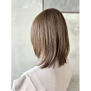 ミディアム・グリーンベージュ・レイヤー